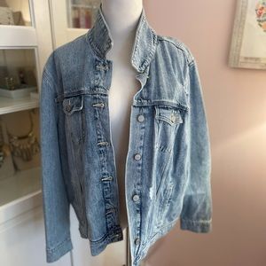 Light wash distressed Old Navy jean jacket NWOT